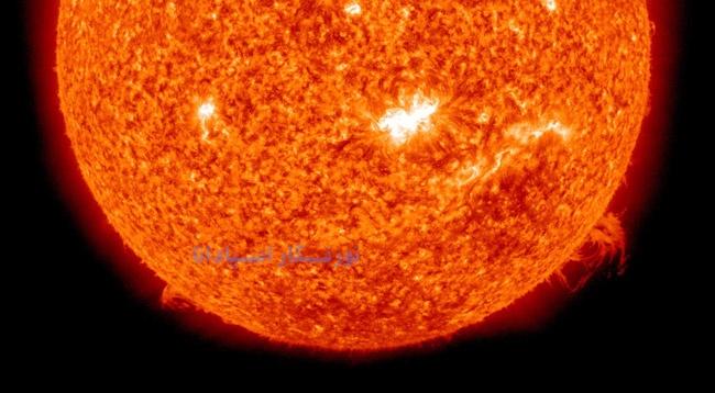 ساختار خورشید به سه قسمت اصلی تقسیم می شود. ناحیه همرفتی و ناحیه تابشی یکی از این سه قسمت اصلی است.